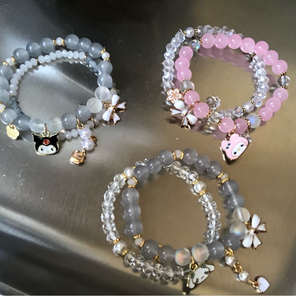LAST ONE‼️KUROMI CHARACTER/SANRIO BEADED BRACELETS 🖤 - Picture 2 of 2